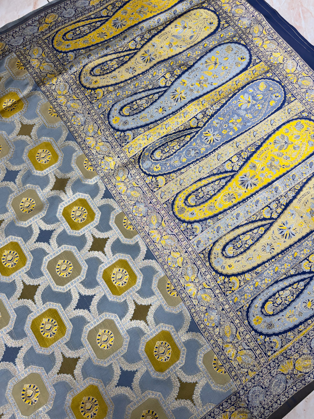 GREY WITH MINAKARI MUTICOLOUR DETALING RANGKAAT SAREE IN SEMI SOFT SILK