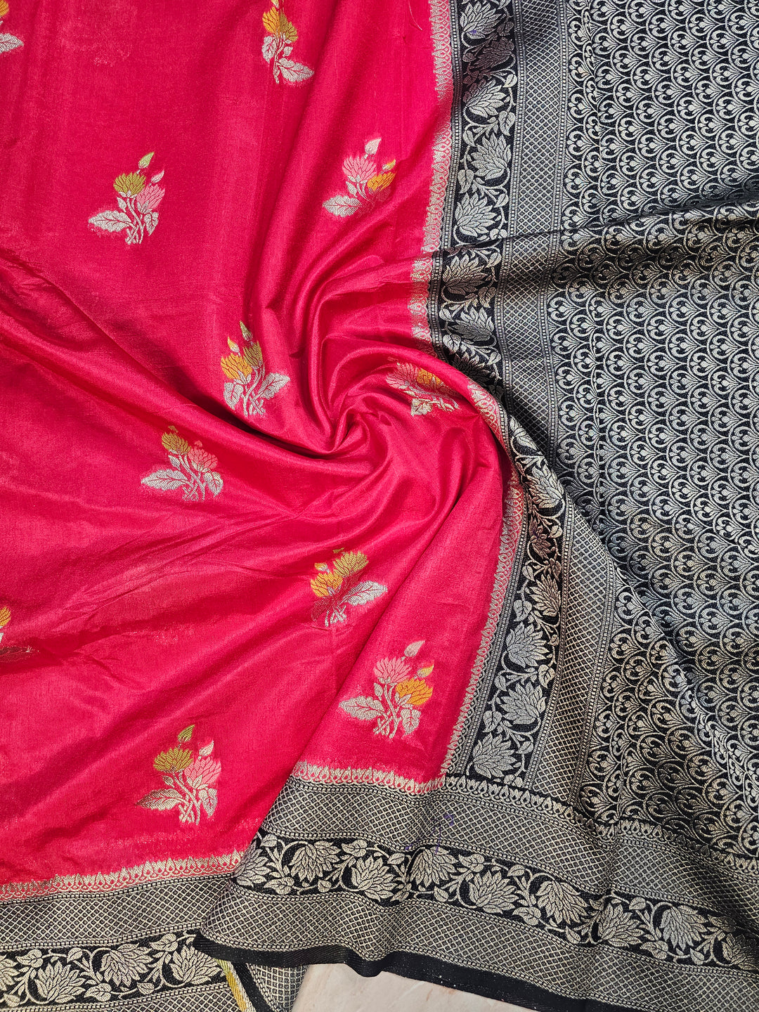PAPER SILK IN CHERRY RED WITH BLACK BORDER