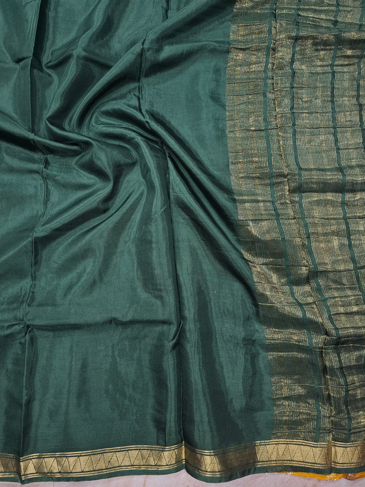 VISCOS IN BOTTLE GREEN WITH NARROW BORDER