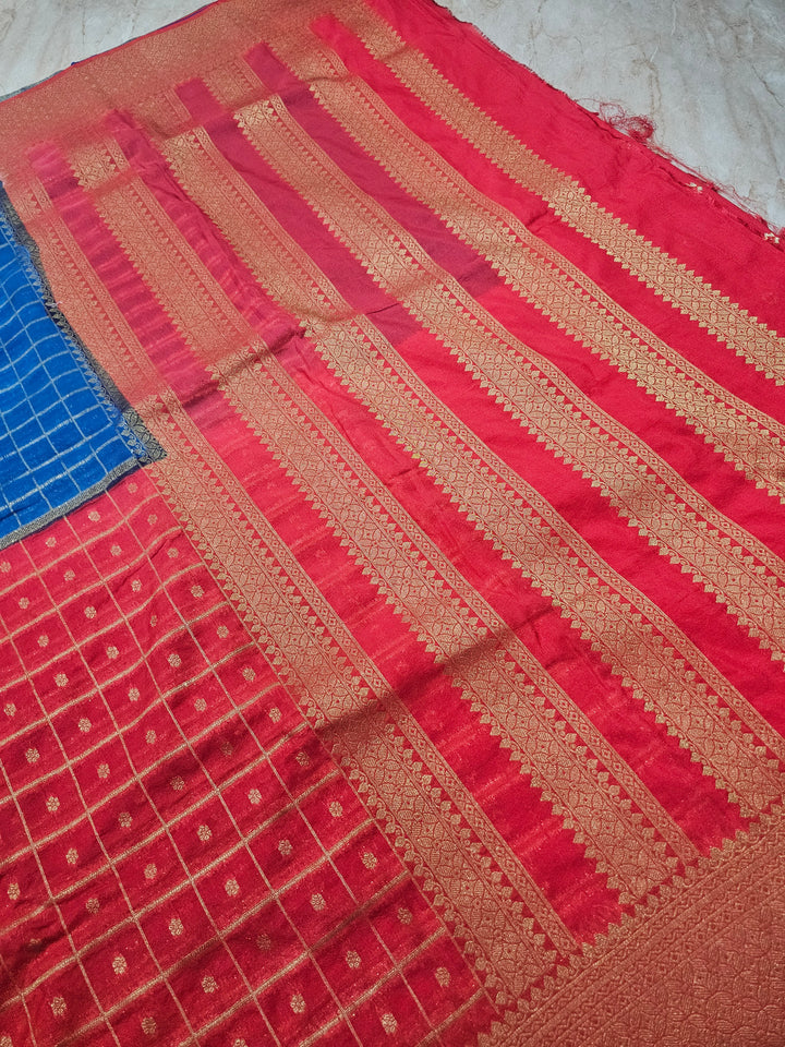 KHADDI GEROGETTE IN ROYAL BLUE WITH PEACH COLOUR