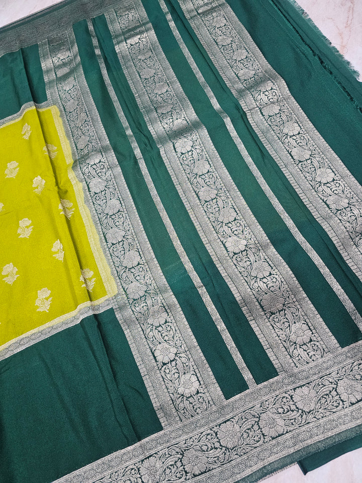 KHADDI GEROGETTE IN LEMON WITH BOTTLE GREEN BORDER