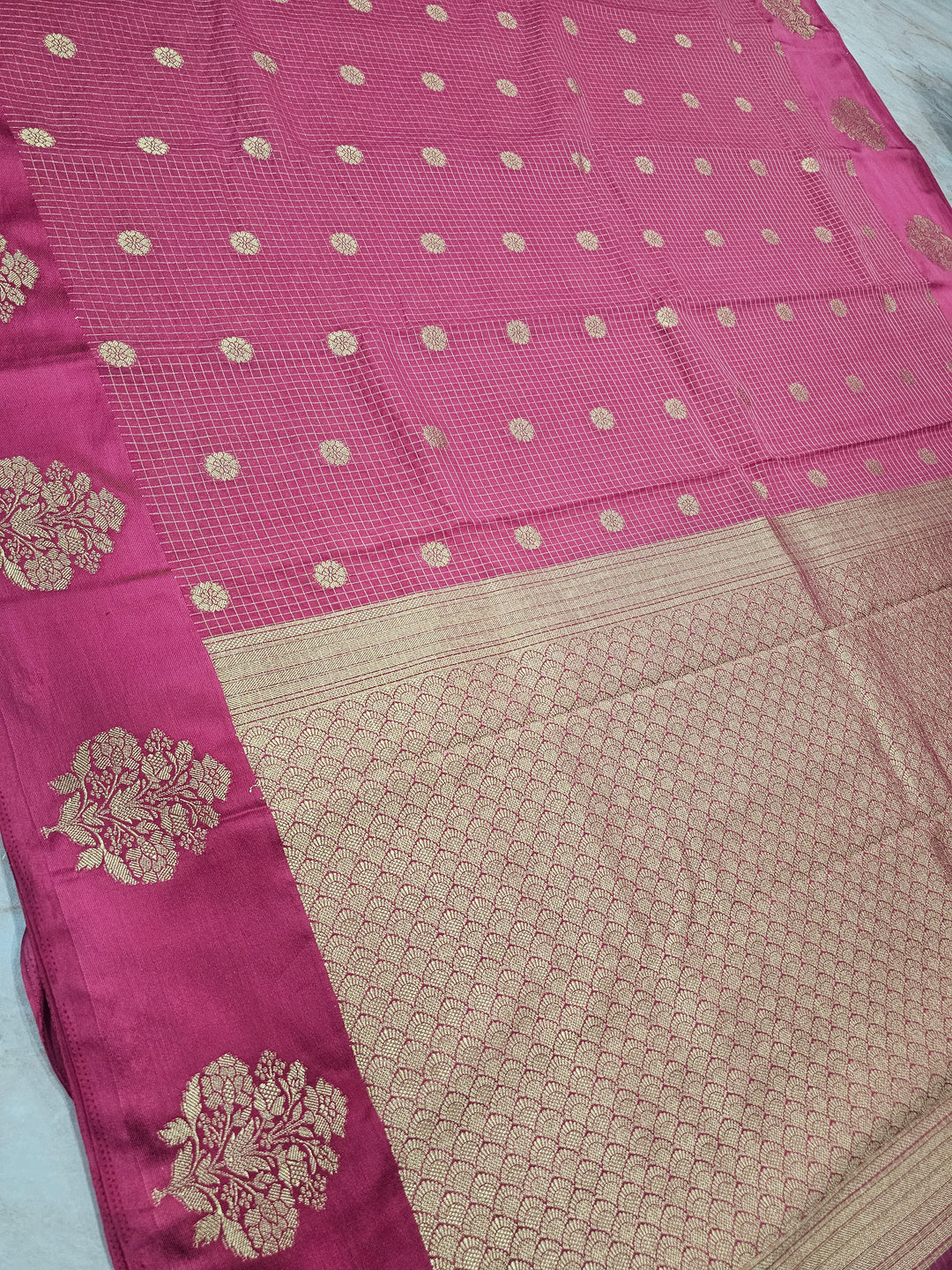 CREPE GEORGETTE IN DARK PINK WITH CHECKS AND BOOTI