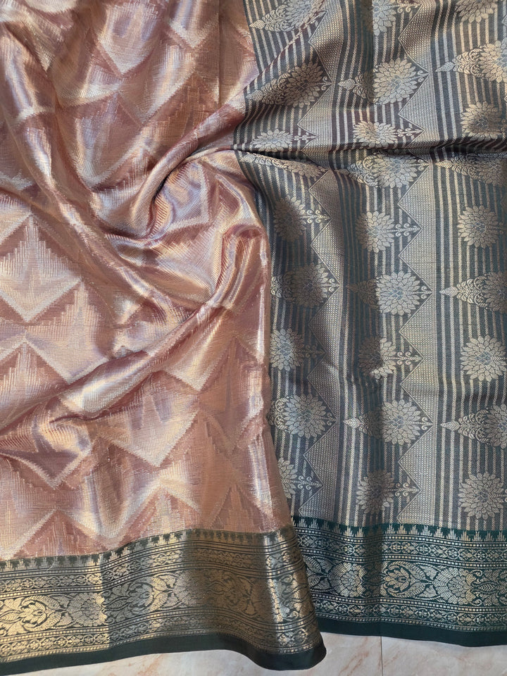 BANARASI 3D TISSU IN BROWN SHADE WITH BOTTLE GREEN BORDER