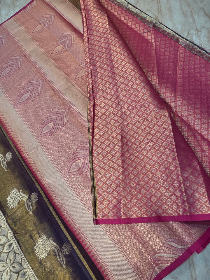 BANARASI TISU SILK IN DUAL SHADE BROWN COLOUR WITH VERTICAL PATTERN