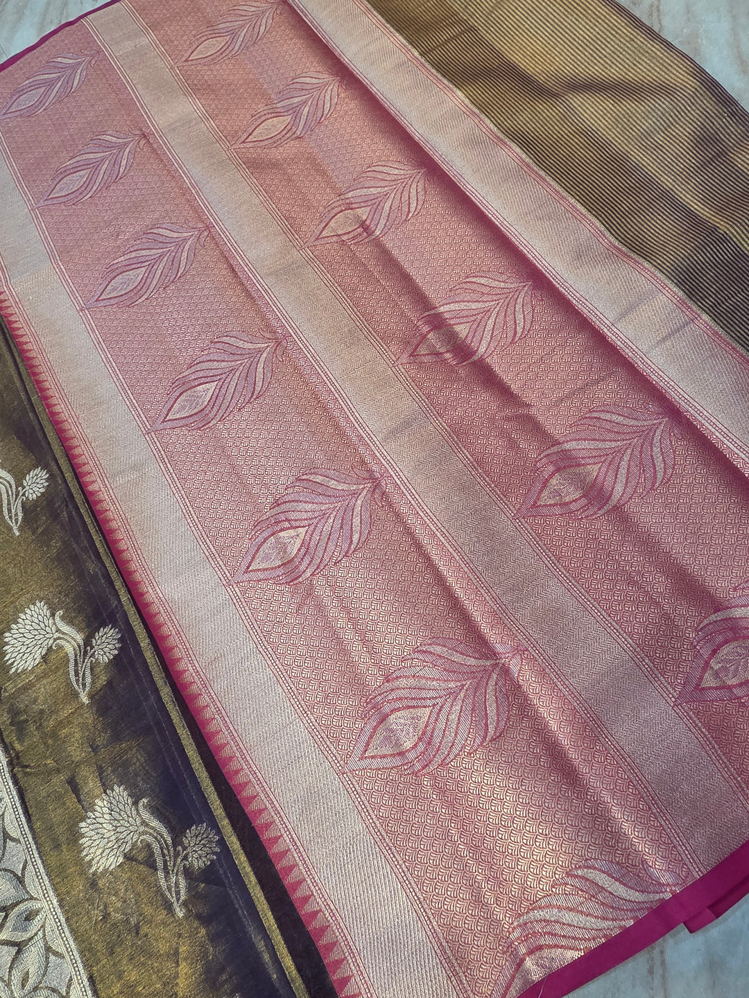 BANARASI TISU SILK IN DUAL SHADE BROWN COLOUR WITH VERTICAL PATTERN