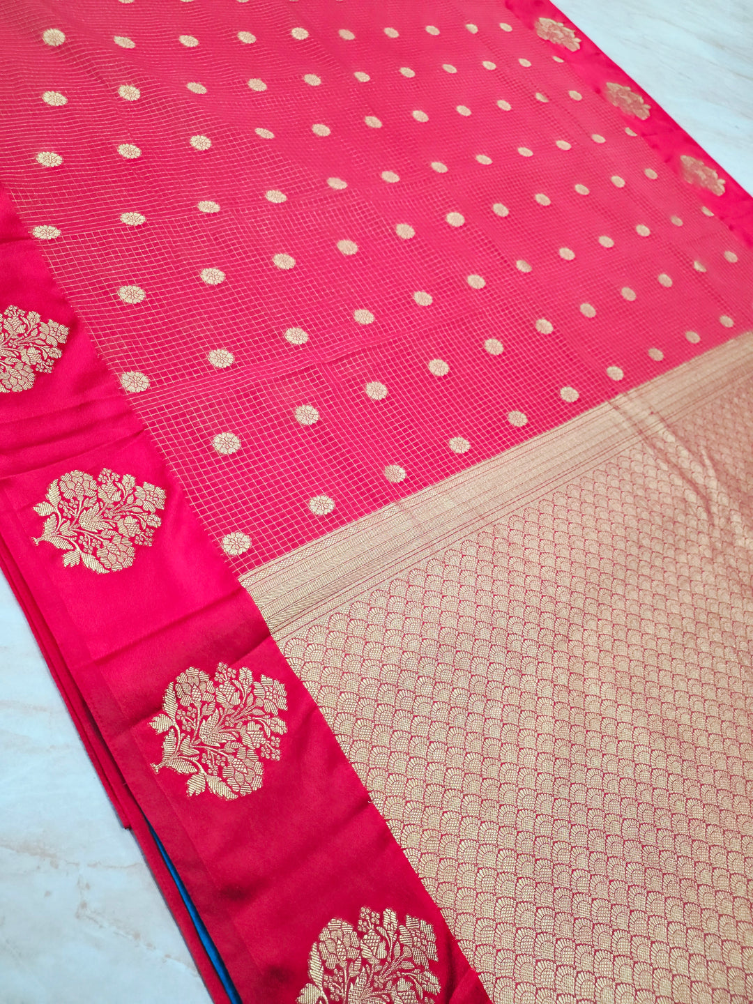 CREPE GEORGETTE IN RED WITH SATIN BORDER