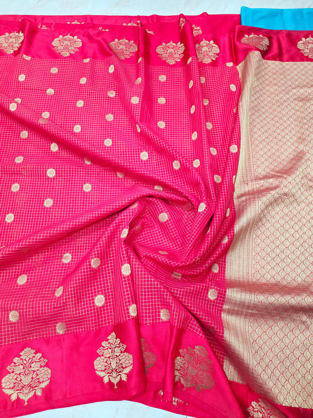 CREPE GEORGETTE IN RED WITH SATIN BORDER