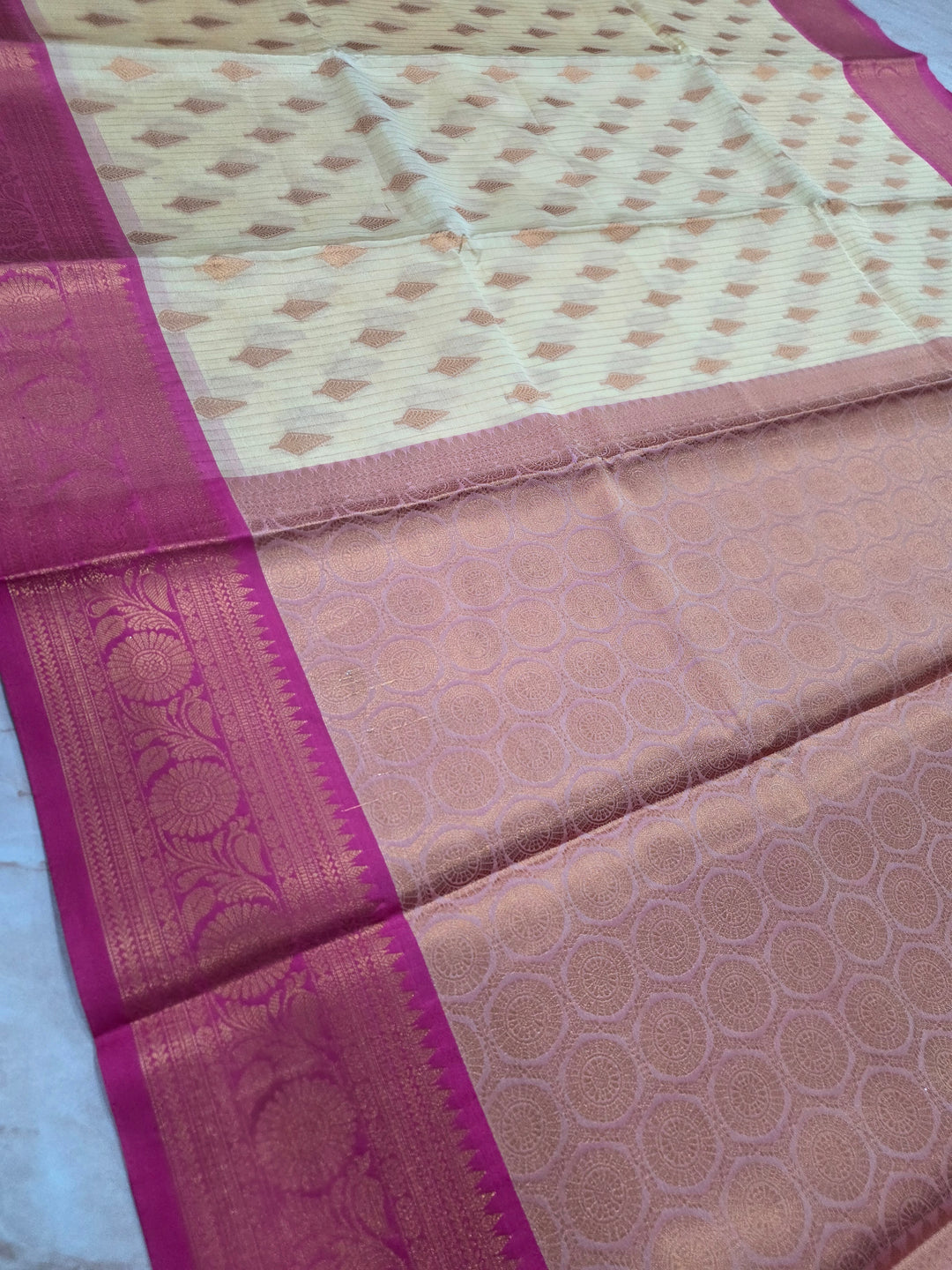LIGHT GOLD BANARASI SILK WITH RANI BORDER