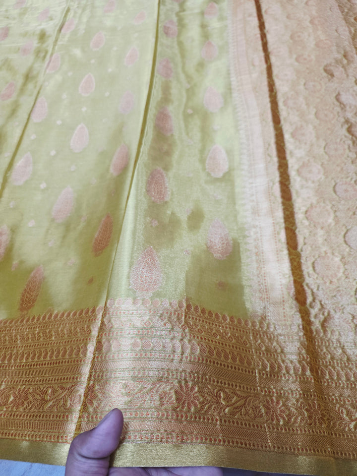 BANARASI TISU SILK IN GOLD WITH GOLD ZARI WORK