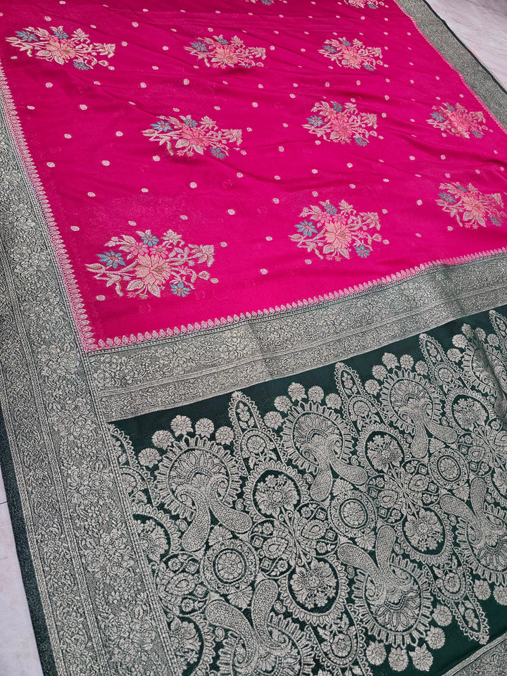 KHADDI GEORGETTE IN RANI WITH BOTTLE GREEN BORDER