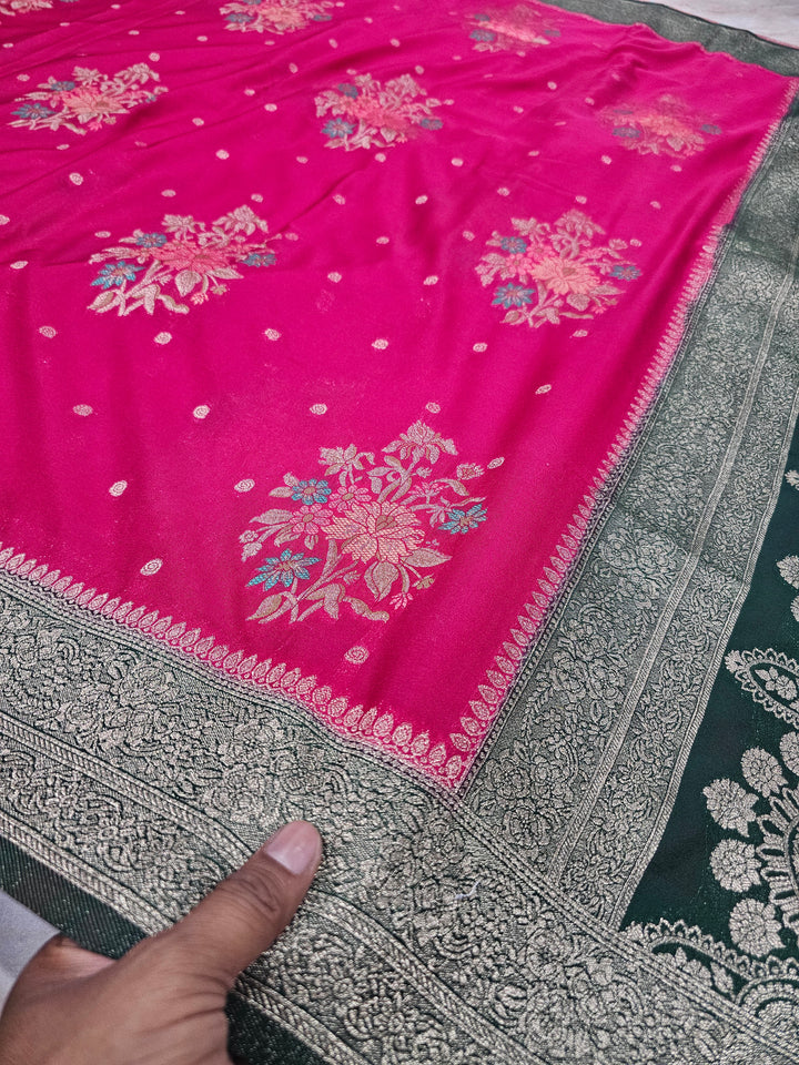 KHADDI GEORGETTE IN RANI WITH BOTTLE GREEN BORDER