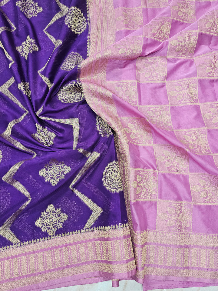 CHINON CREPE GEORGETTE IN VIOLET WITH BABY PINK BORDER
