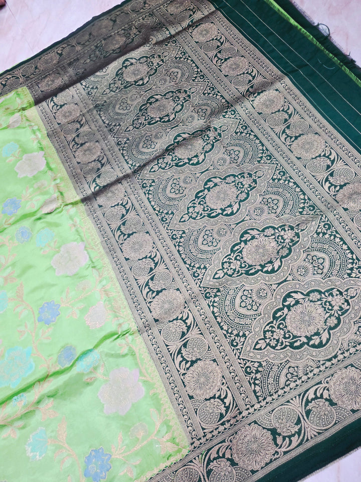 RUSSIAN SILK IN PISTA GREEN WITH BOTTLE GREEN BORDER