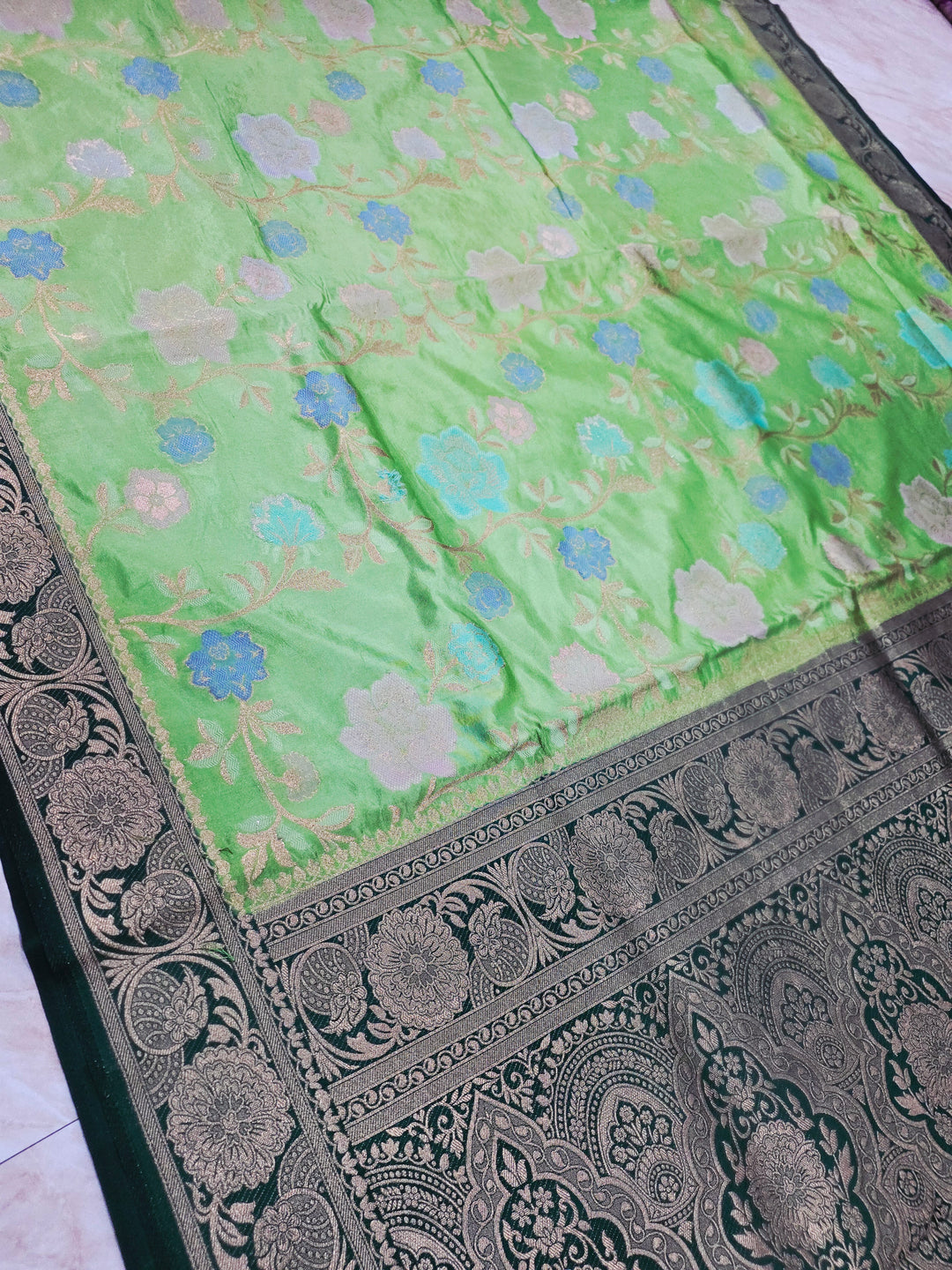 RUSSIAN SILK IN PISTA GREEN WITH BOTTLE GREEN BORDER