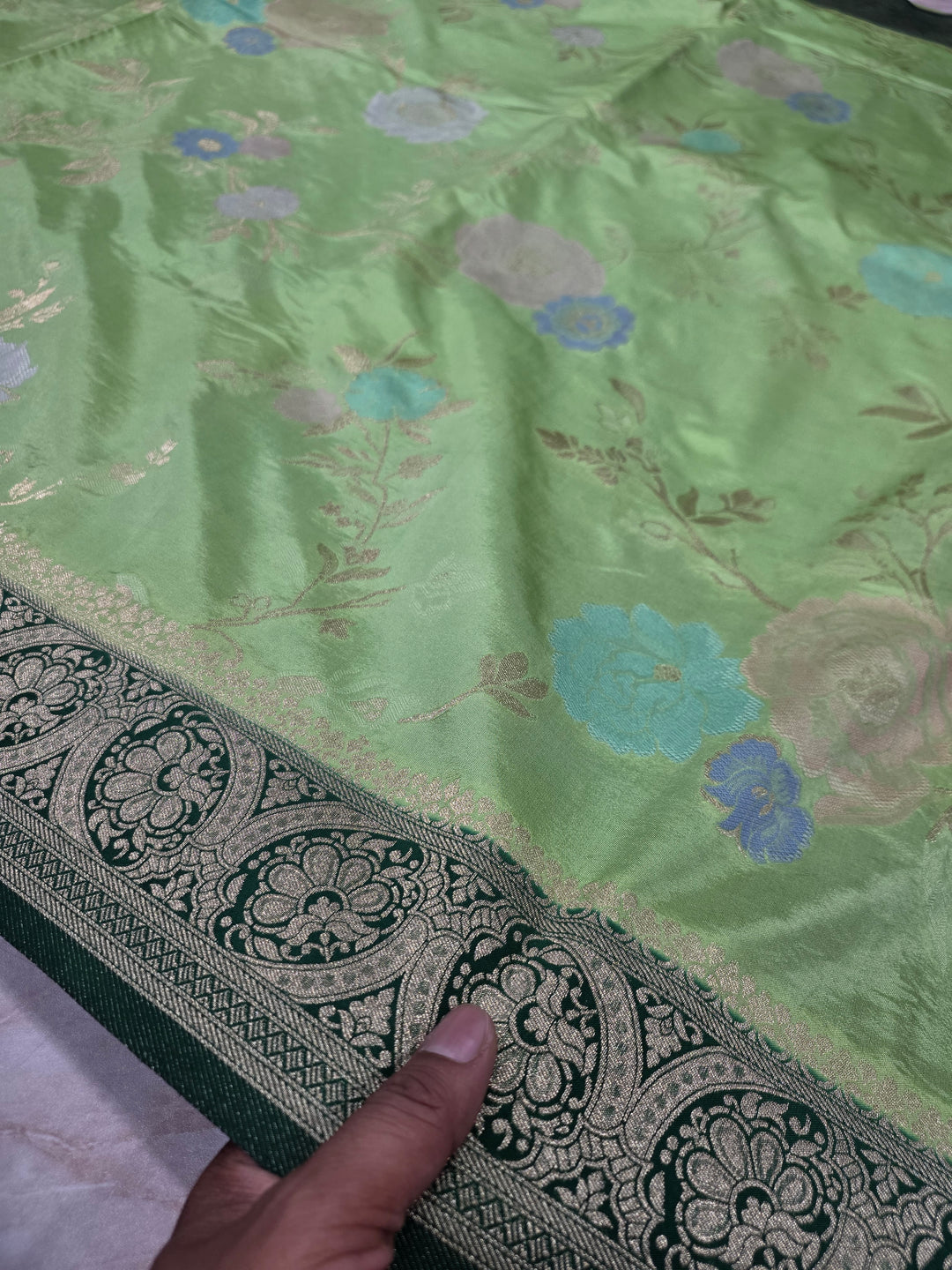 RUSSIAN SILK IN PISTA GREEN WITH BOTTLE GREEN BORDER