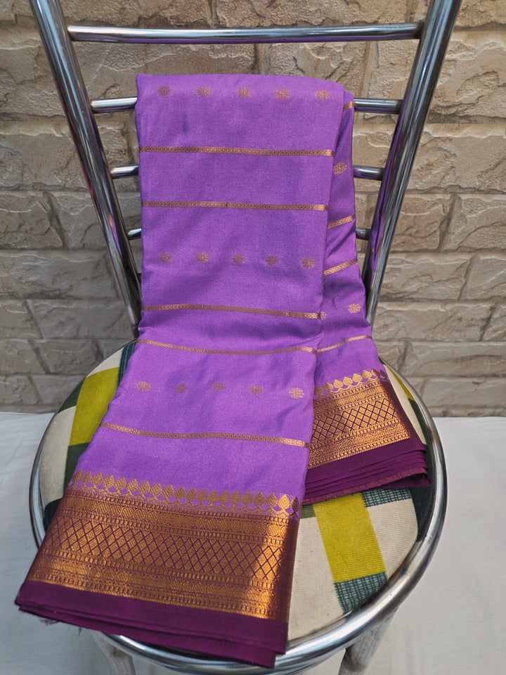 CREPE GEROGETTE IN LAVENDER WITH GARNET BORDER