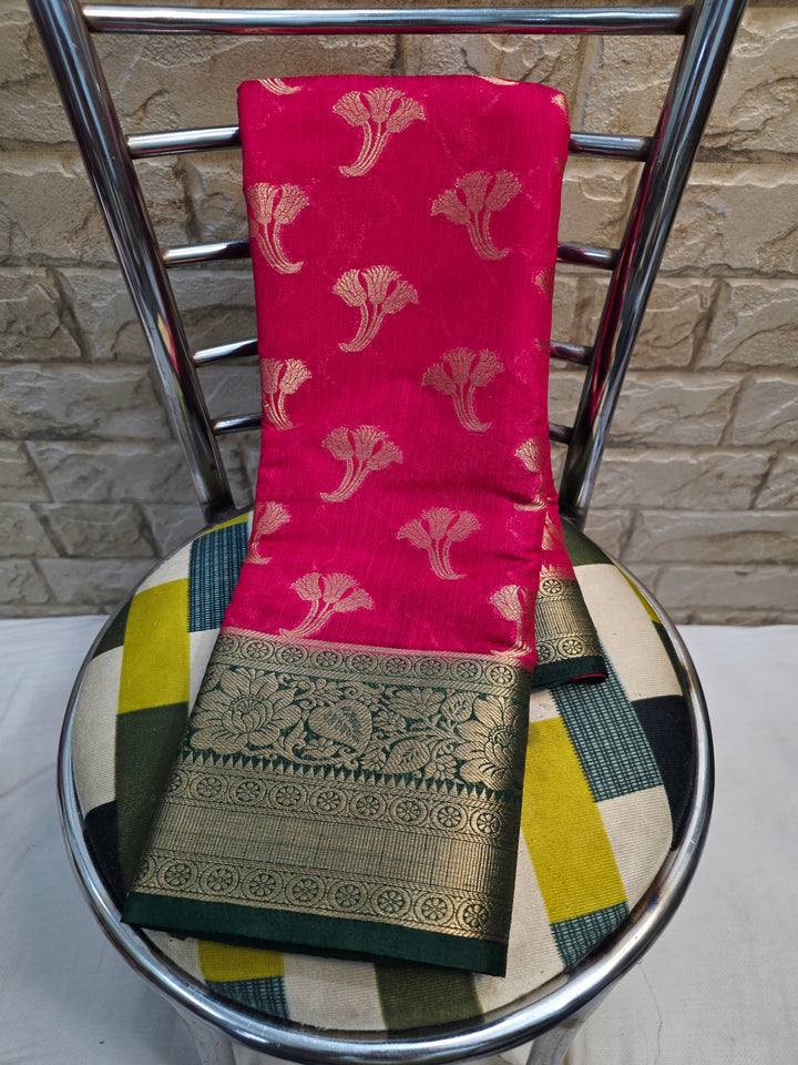 BANARASI SILK IN RED WITH BOTTLE GREEN BORDER