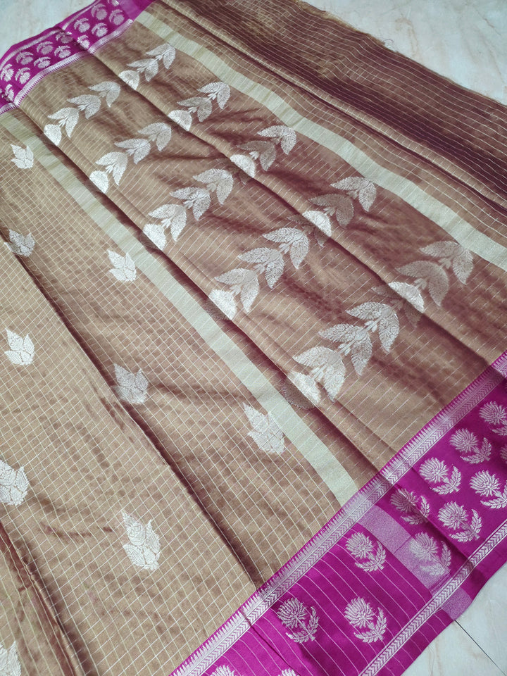 BANARASI KATAN PATTU IN FRENCH BIEGE WITH MAGENTA BORDER