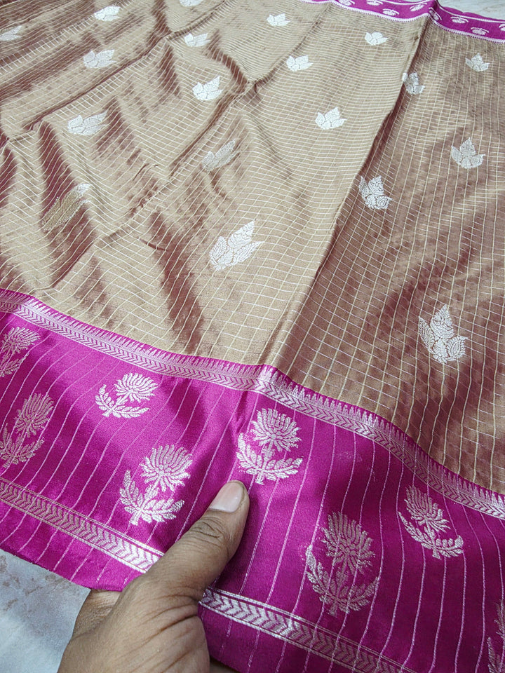 BANARASI KATAN PATTU IN FRENCH BIEGE WITH MAGENTA BORDER