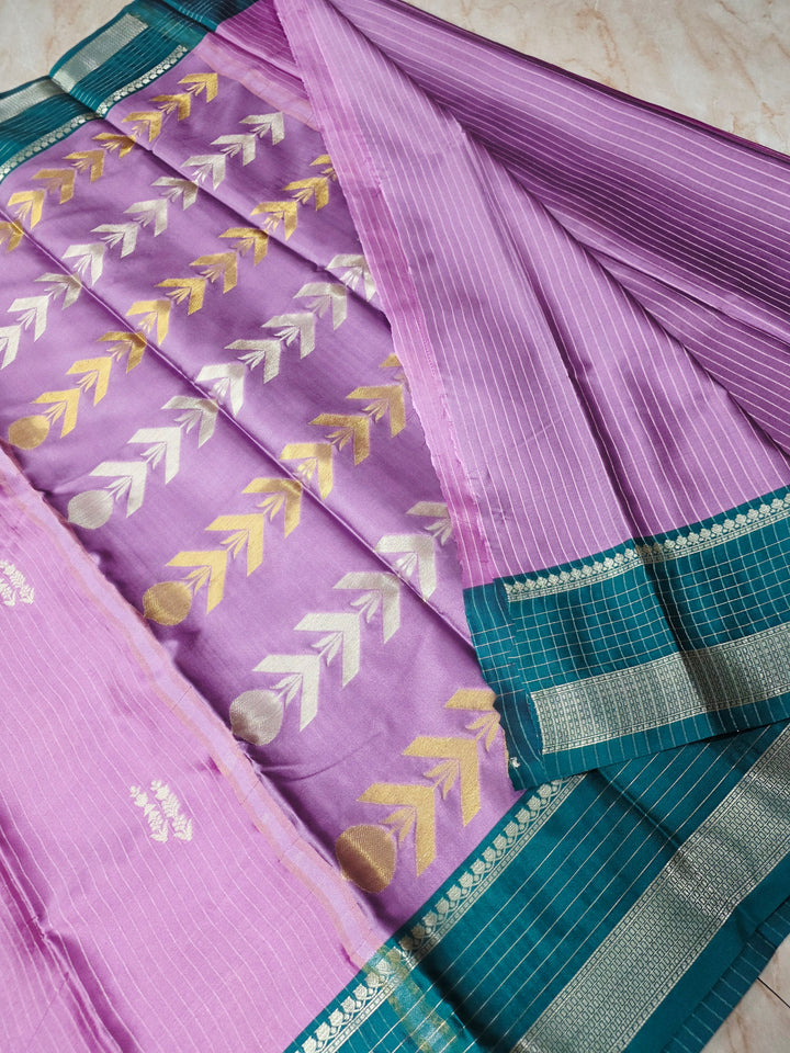 BANARASI KATAN PATTU IN LAVENDER WITH RAMA GREEN BORDER