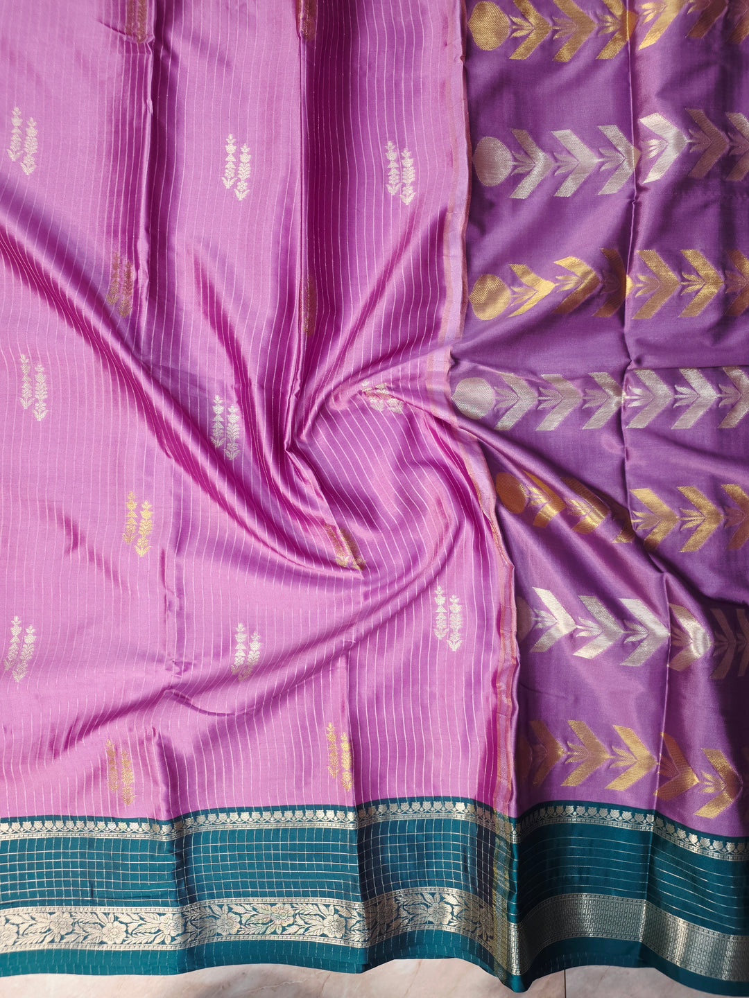 BANARASI KATAN PATTU IN LAVENDER WITH RAMA GREEN BORDER