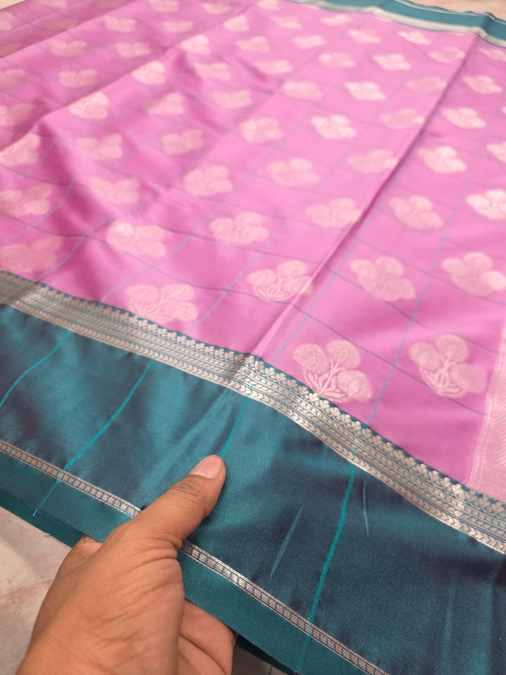 BANARASI KATAN PATTU IN LAVENDER WITH RAMA GREEN BORDER