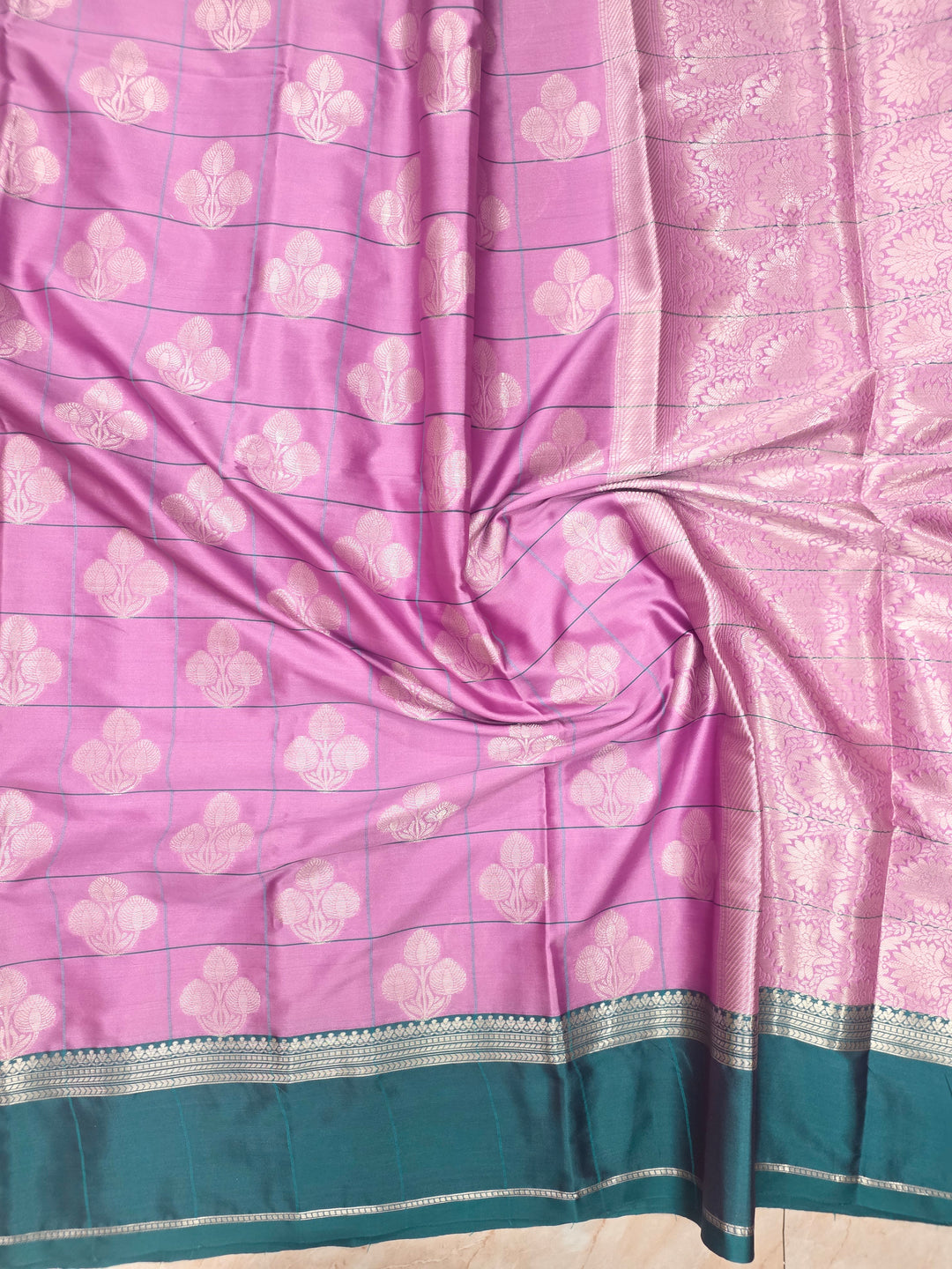 BANARASI KATAN PATTU IN LAVENDER WITH RAMA GREEN BORDER