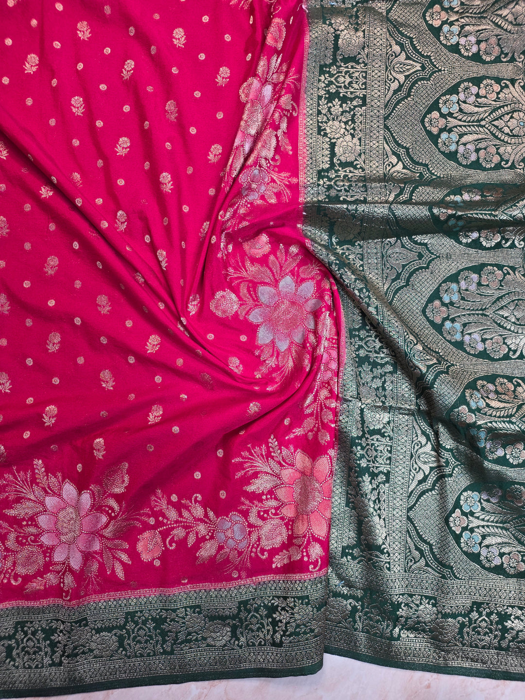 KHADDI GEROGETTE IN RANI WITH BOTTLE GREEN BORDER