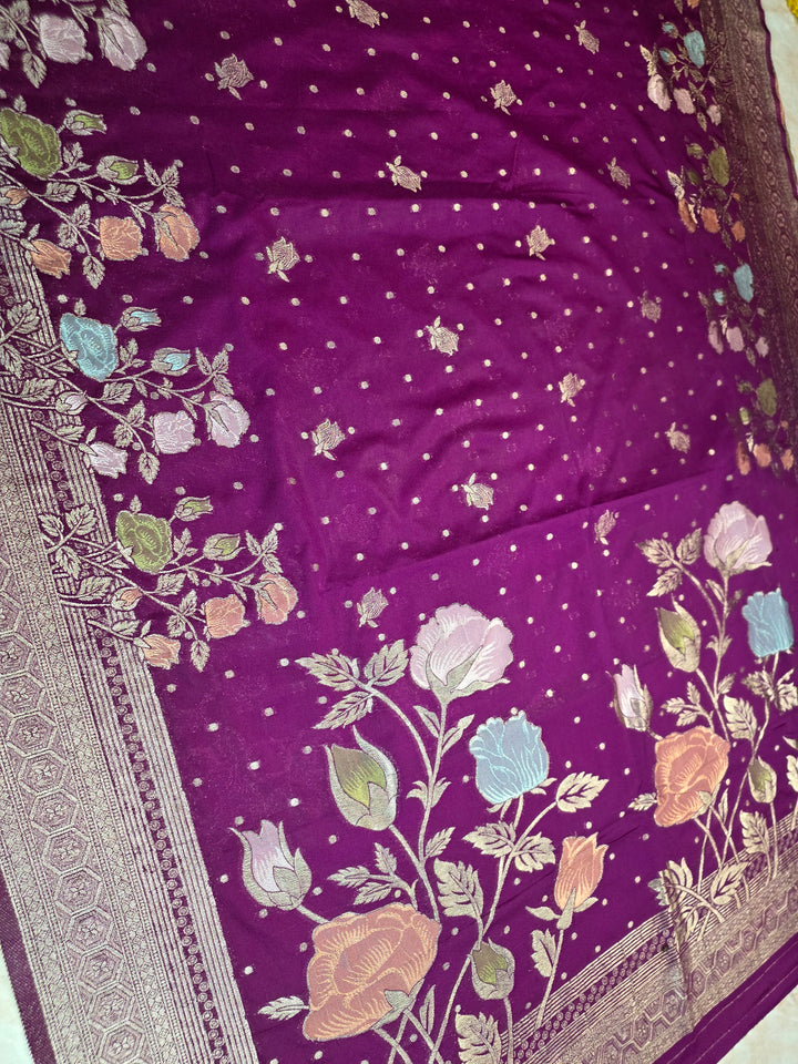 KHADDI GEORGETTE IN MAGENTA WITH PANCHRANG BOOTA