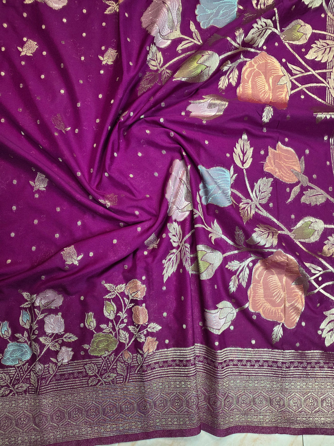 KHADDI GEORGETTE IN MAGENTA WITH PANCHRANG BOOTA
