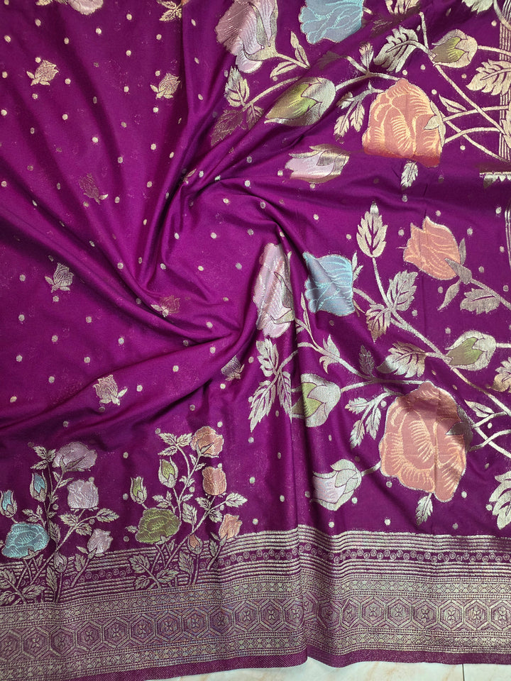 KHADDI GEORGETTE IN MAGENTA WITH PANCHRANG BOOTA