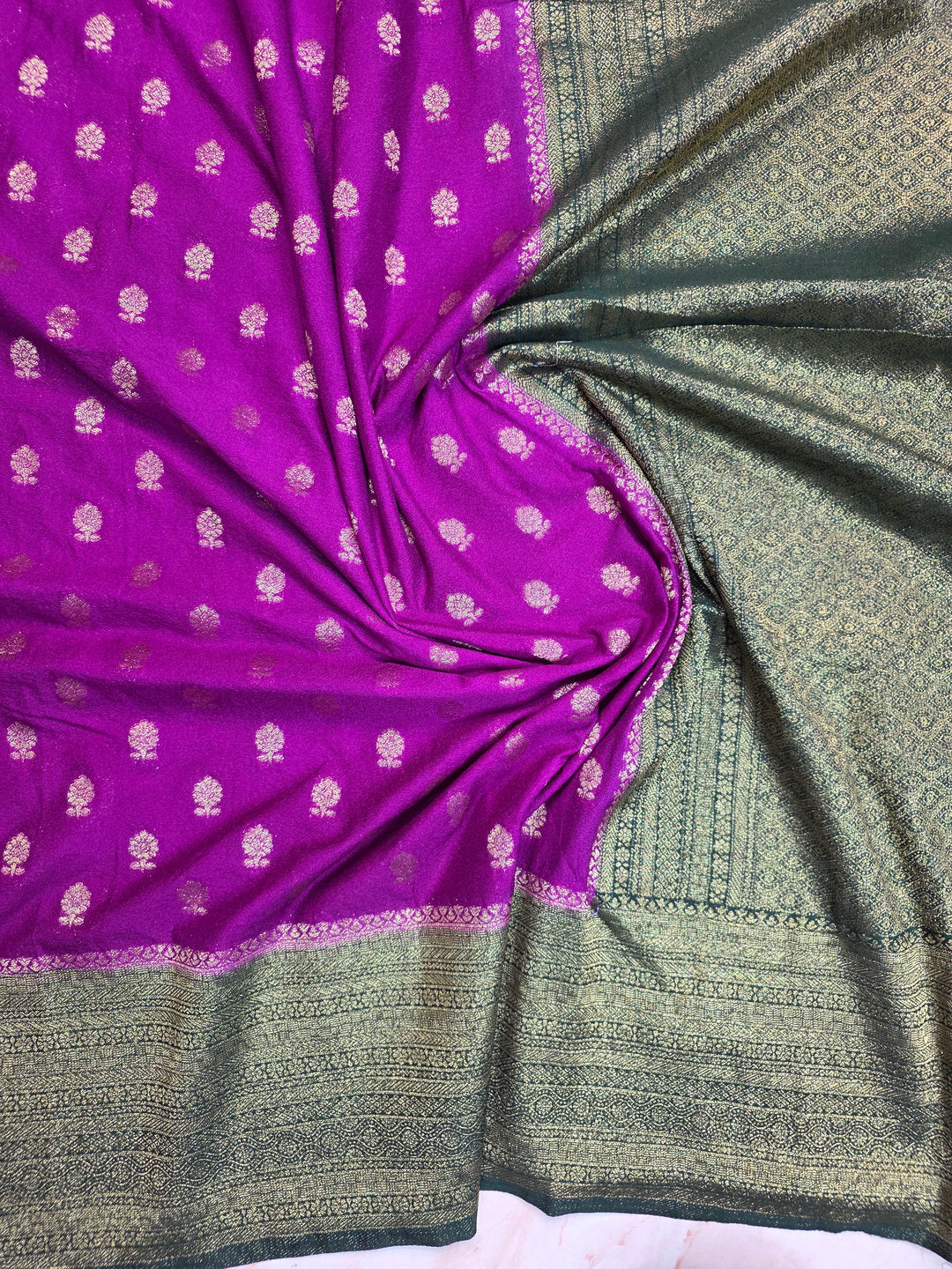 KHADDI GEORGETTE IN PURPLE WITH BOTTLE GREEN BORDER