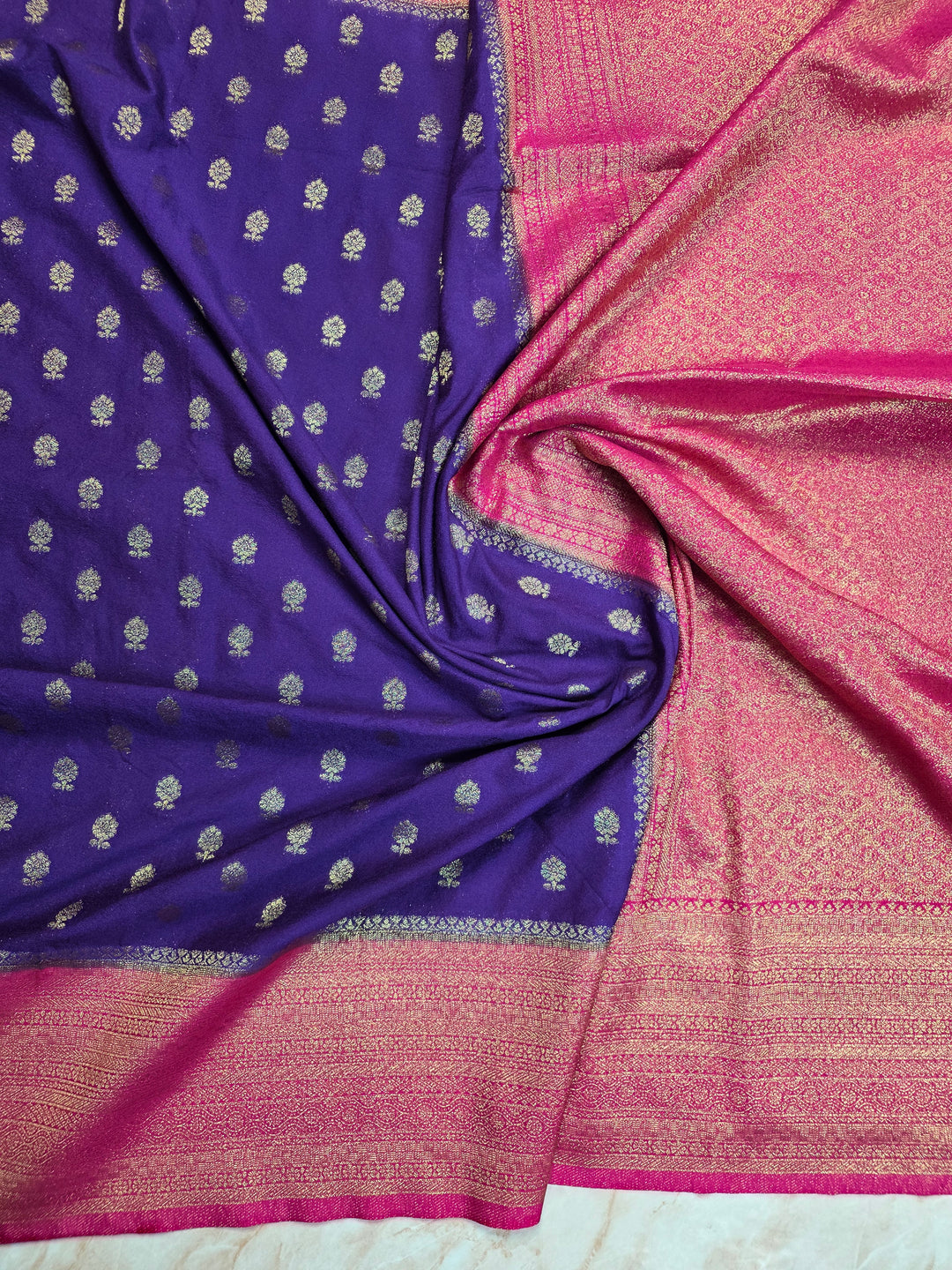KHADDI GEROGETTE IN VIOLET WITH RANI BORDER