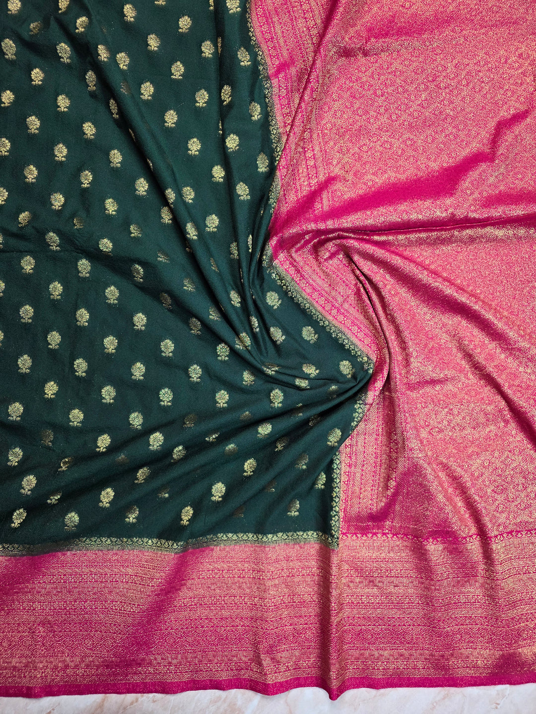 KHADDI GEORGETTE IN BOTTLE GREEN WITH RANI BORDER