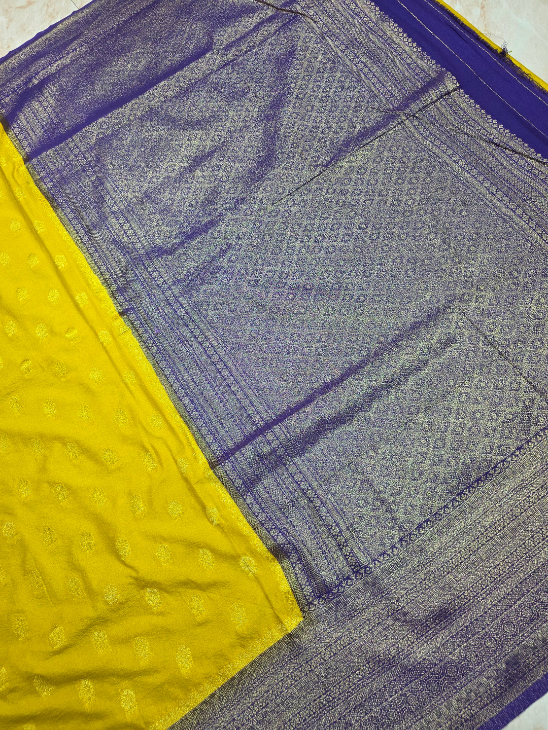 KHADDI GEROGETTE IN YELLOW GOLD WITH INDIGO BORDER