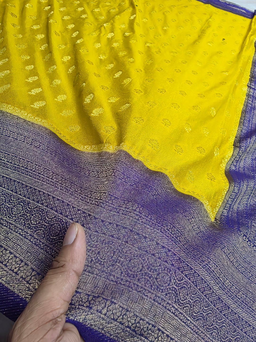 KHADDI GEROGETTE IN YELLOW GOLD WITH INDIGO BORDER