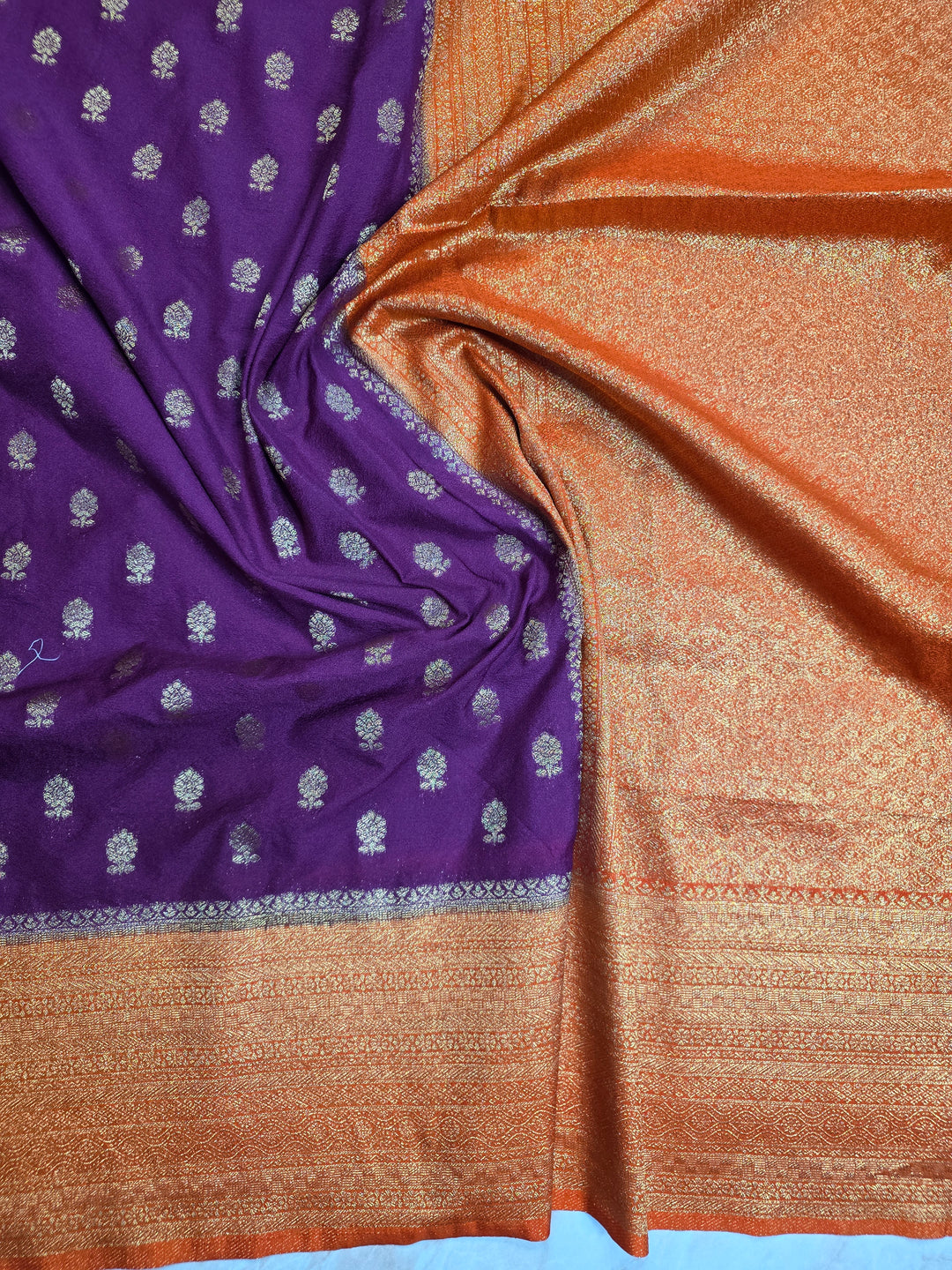 KHADDI GEROGETTE IN ORUPLE WITH ORANGE BORDER