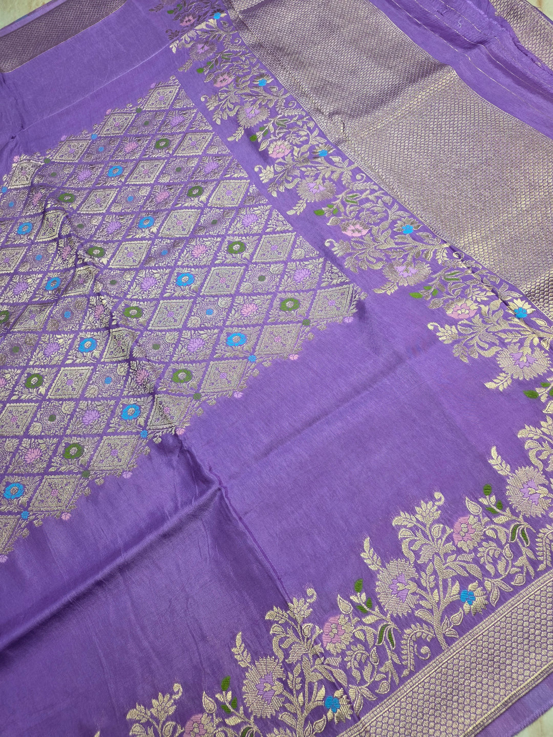 RUSSIAN SILK IN CENTRALISED BOUTIQUESTYLE IN LAVENDER COLOUR