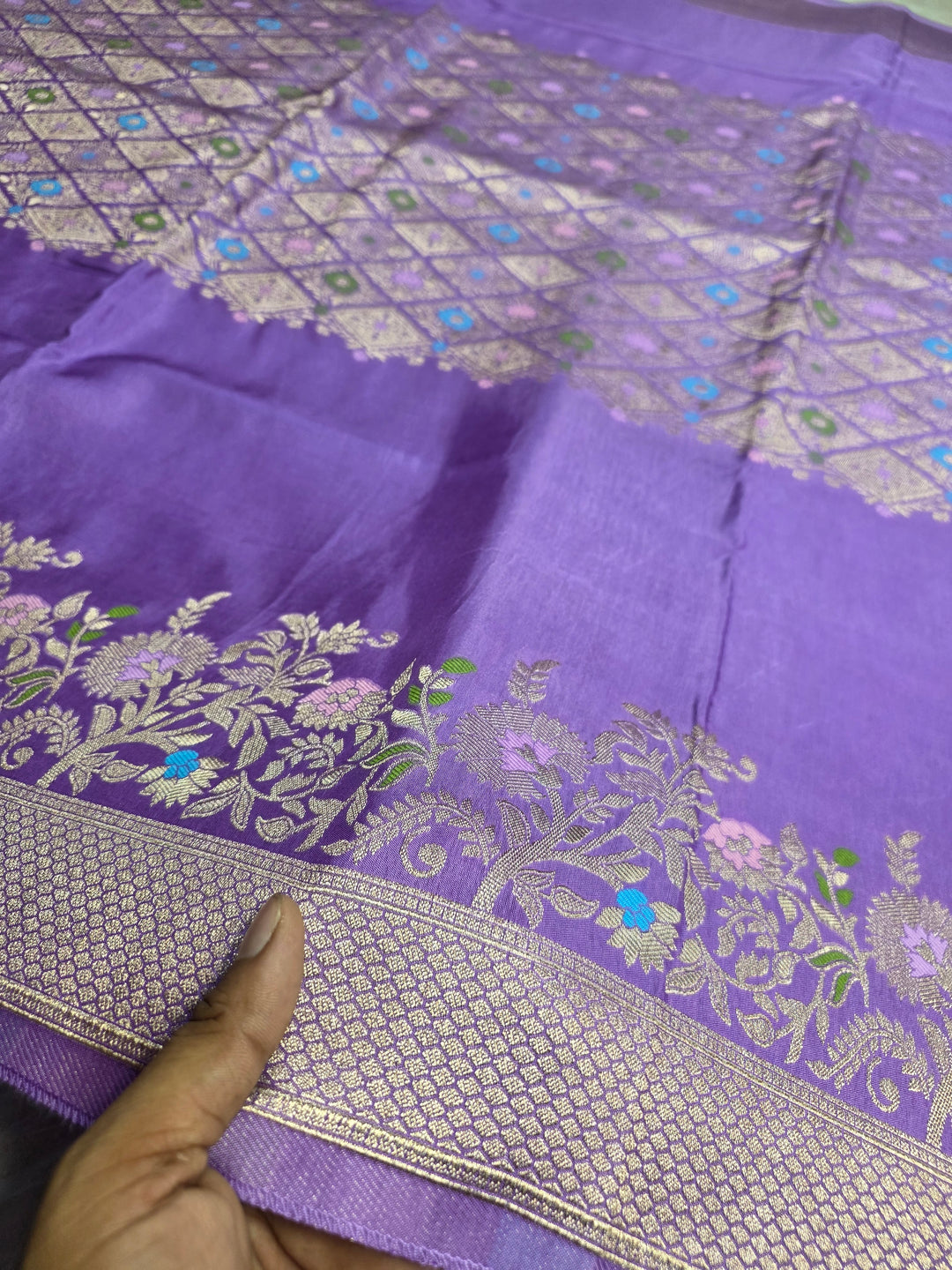 RUSSIAN SILK IN CENTRALISED BOUTIQUESTYLE IN LAVENDER COLOUR