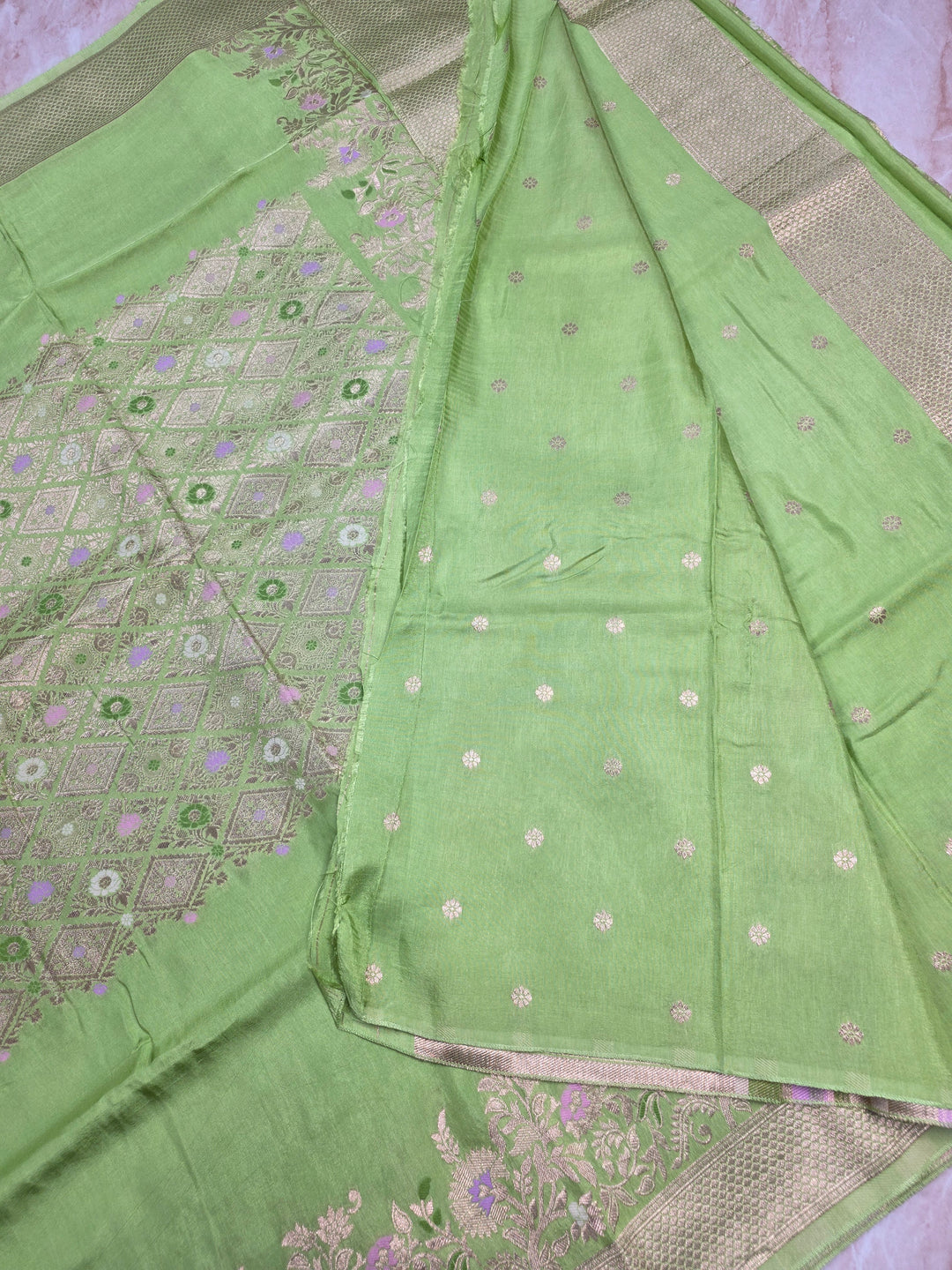RUSSIAN SILK IN CENTRALISED BOUTIQUE STYLE IN PISTA GREEN