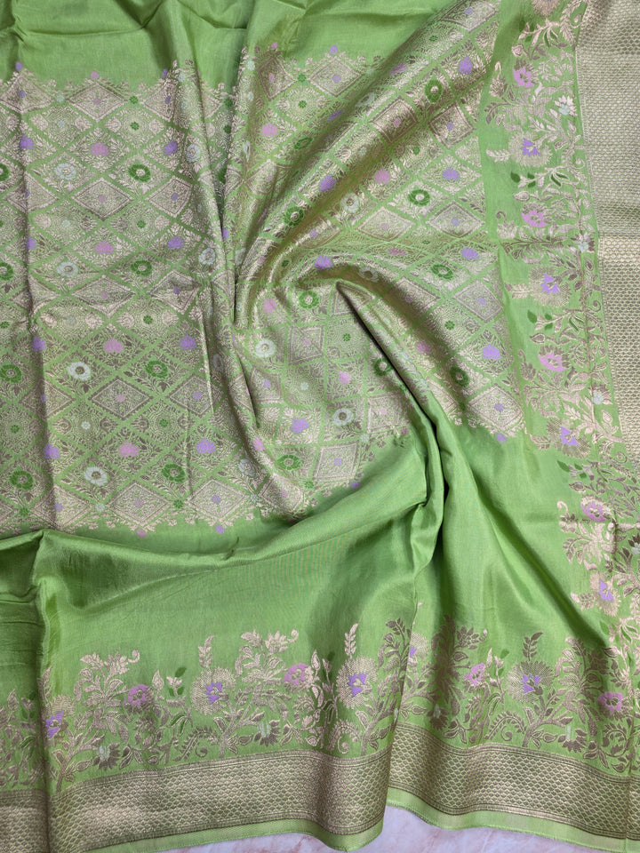 RUSSIAN SILK IN CENTRALISED BOUTIQUE STYLE IN PISTA GREEN