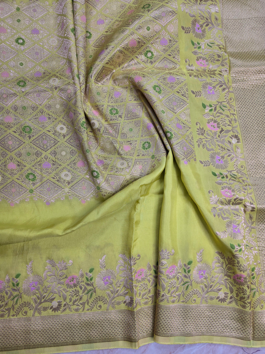 RUSSIAN SILK WITH CENTRALISEED BOUTIQUE STYLE IN LIME COLOUR