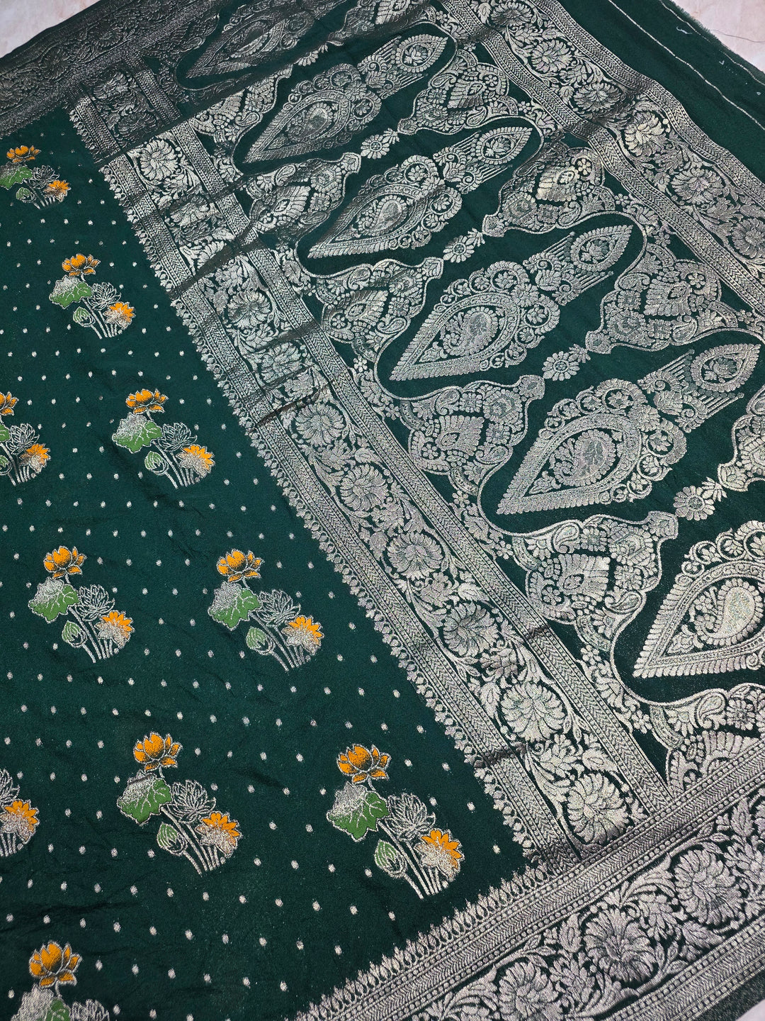 KHADDI GEROGETTE IN BOTTLE GREEN WITH PANCHRANG BOOTA