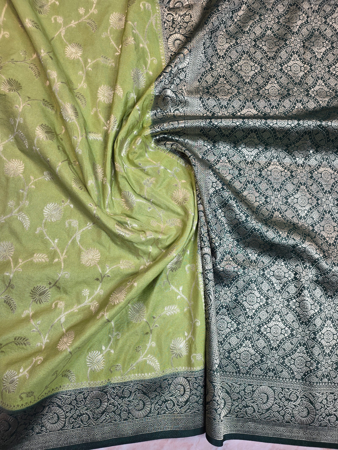 KHADDI GEORGETTE IN PISTA GREEN WITH BOTTLE GREEN BORDER