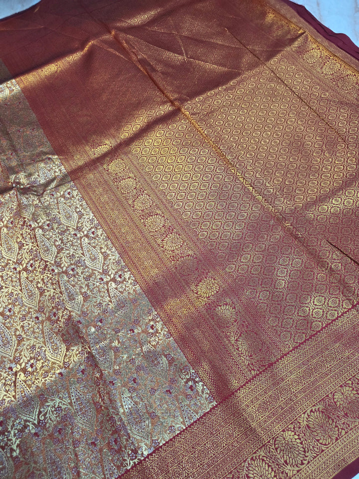 DHARMAVARAM TISU ALFI IN GOLD ZARI WITH RED COLOUR MINAKARI