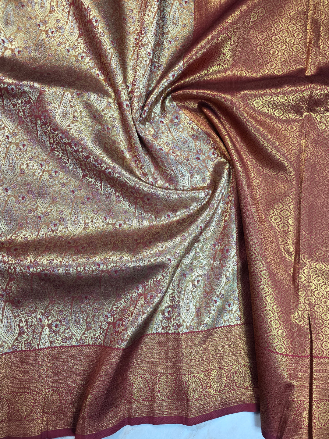 DHARMAVARAM TISU ALFI IN GOLD ZARI WITH RED COLOUR MINAKARI