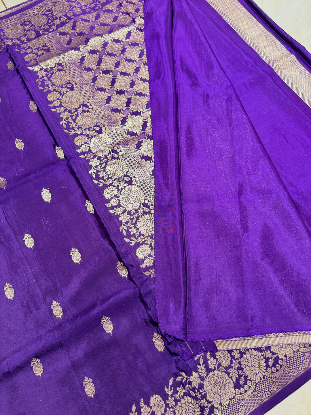 RUSSIAN COSMOS VISCOSE FABRIC SAREE IN PURPLE COLOUR SHADE