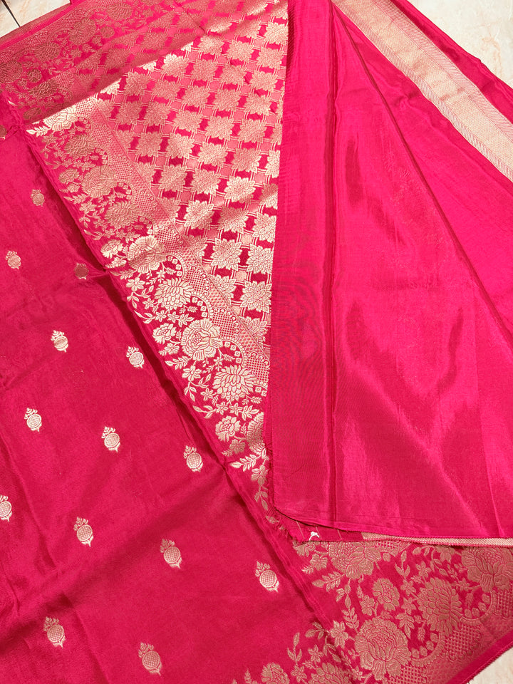 RUSSIAN COSMOS VISCOSE FABRIC SAREE IN CHERRY RANI COLOUR SHADE