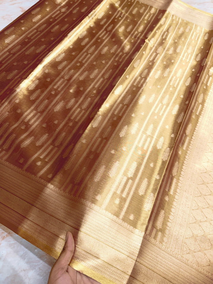 PREMIUM BANARASI TISSUE SAREE WITH GOLDEN COLOUR SHADE.