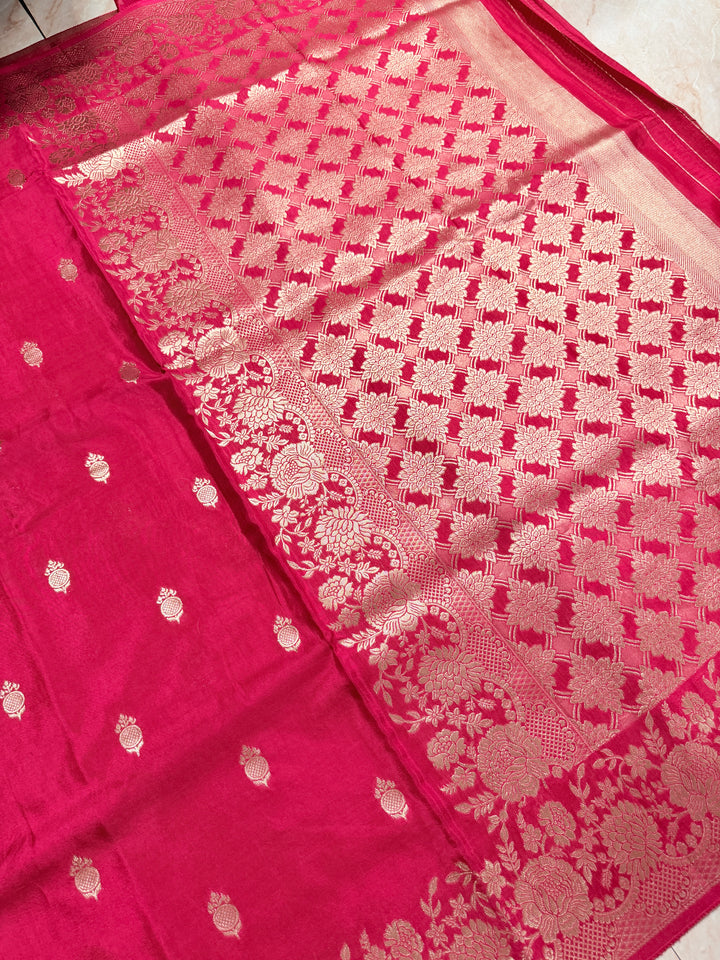 RUSSIAN COSMOS VISCOSE FABRIC SAREE IN CHERRY RANI COLOUR SHADE